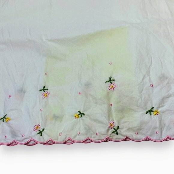 VTG Laura Ashley Pillowcases Embroidered Floral Scalloped Stdrd White Pink FLAW - Picture 5 of 6